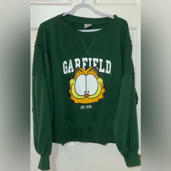 Garfield Collegiate Portrait Women's Crewneck - BoxLunch Exclusive - Picture 1 of 3